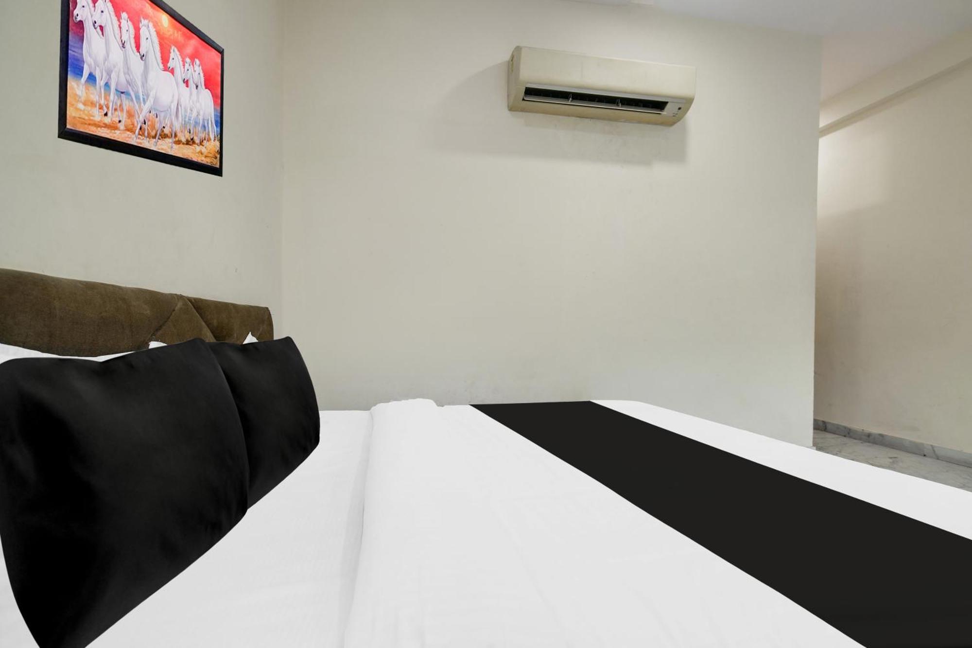 Hotel O Ujjain Near Hari Fatak Kültér fotó